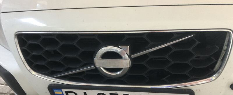 Решетка радиатора 31383753   Volvo XC70
