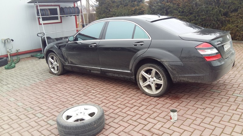 Покрышка 255 / 45 R18. на W221 Mercedes S-Class W221 2008 г.  5.5 л бензин Одесса
