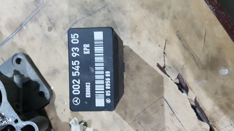 Реле бензонасоса 0025459305   Mercedes E-Class