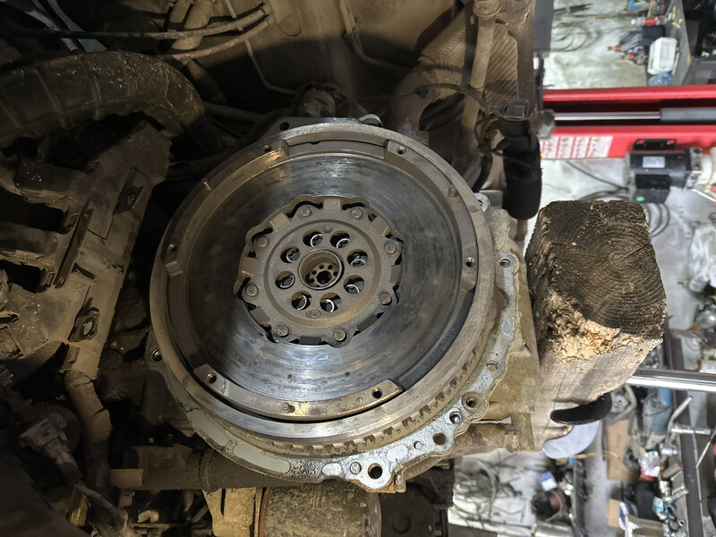 Демфер щеплення Kia Carnival  2026 універсал 2.8 Дизель 