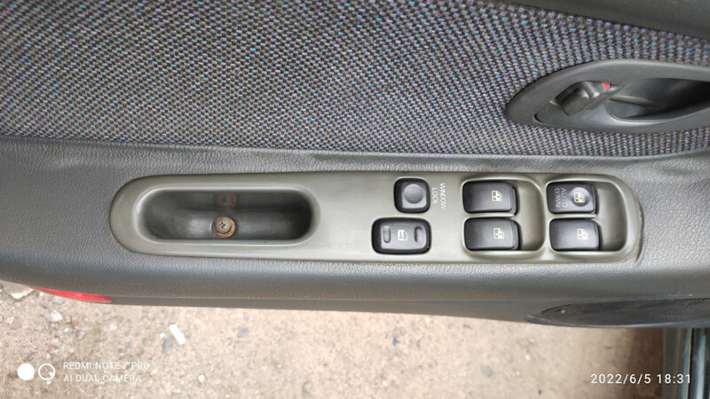 Кнопки стеклоподъемника Mitsubishi Galant Е55 1994 универсал 2.0 Бензин Одесса