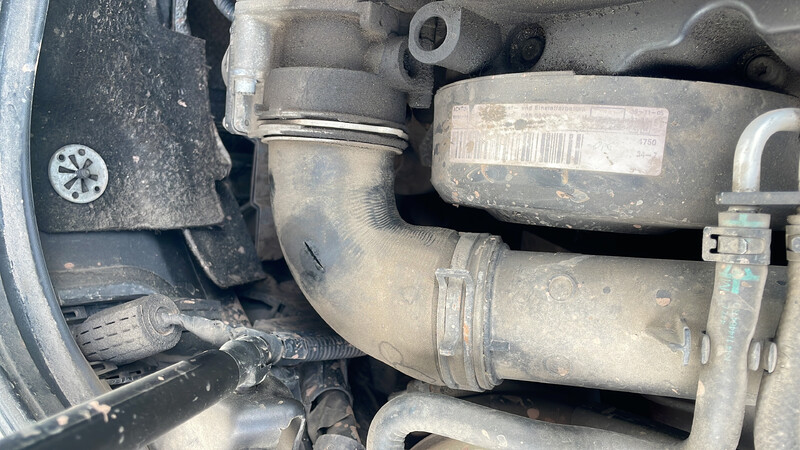 Патрубок интеркулера Volkswagen Passat  2005 2.0 Дизель Петропавловка