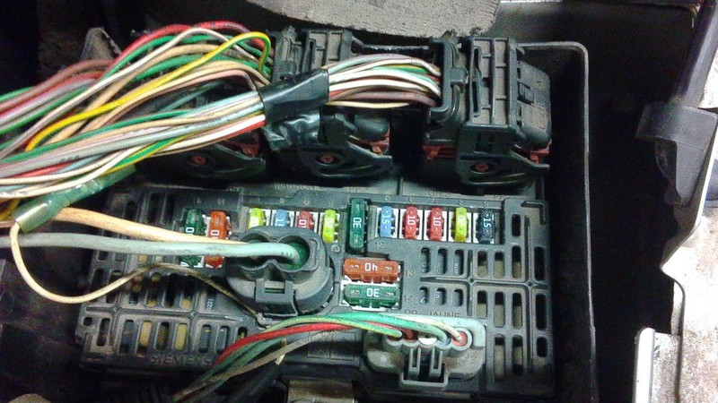 Блок запобіжників Peugeot 307  2006 хетчбек 2.0 Бензин Запоріжжя