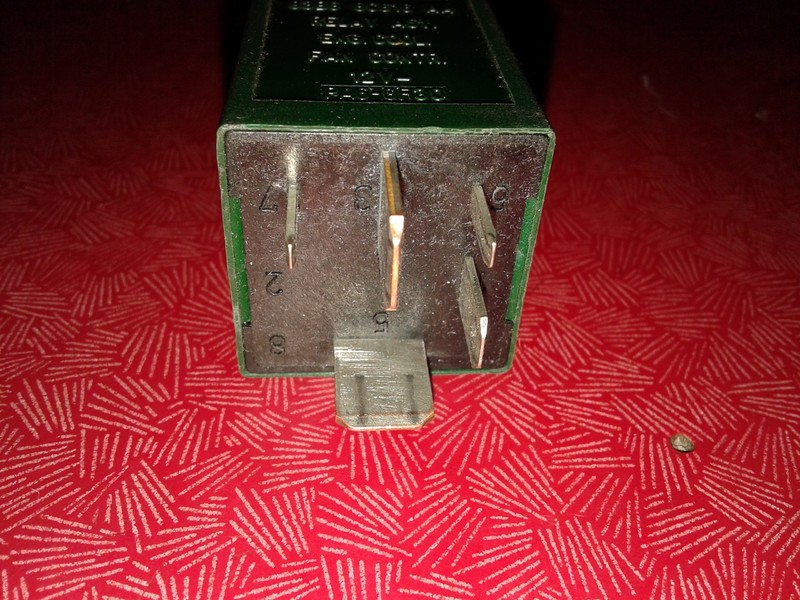 Реле включения вентилятора радиатора Ford Mondeo універсал 1994 р.  1.8 л бензин Кременчук