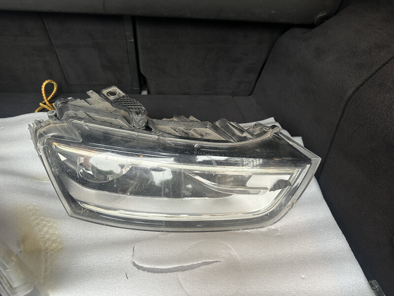 Фара передняя Audi Q3 2015 г.  2.0 л бензин Стрый