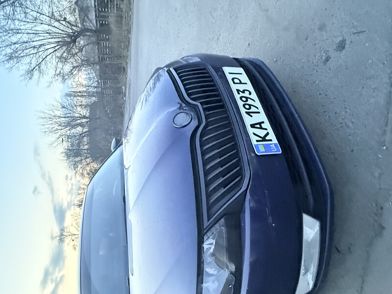 Кришка капота темно синяя Skoda Rapid  2016 хетчбек 1.6 Бензин 