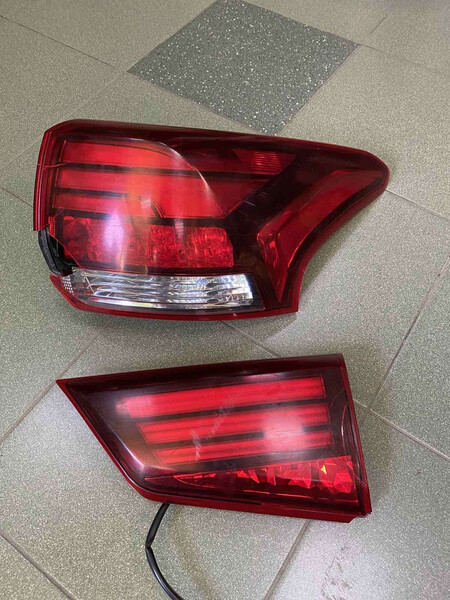 Правый фонарь наружный Mitsubishi Outlander 3  2018 3.0 Бензин Хмельницкий