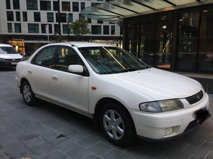 Бампер передній Mazda 323  1998 1.8 Бензин 