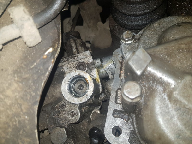 Заглушка КПП Alfa Romeo 156 універсал 2003 р.  2.0 л бензин Сторожинець