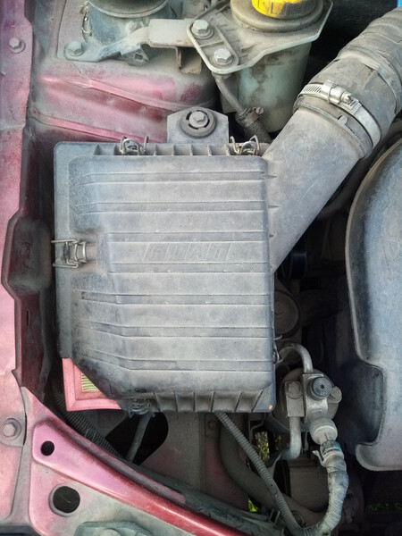 Крышка Fiat Siena 2006 г.  1.2 л бензин