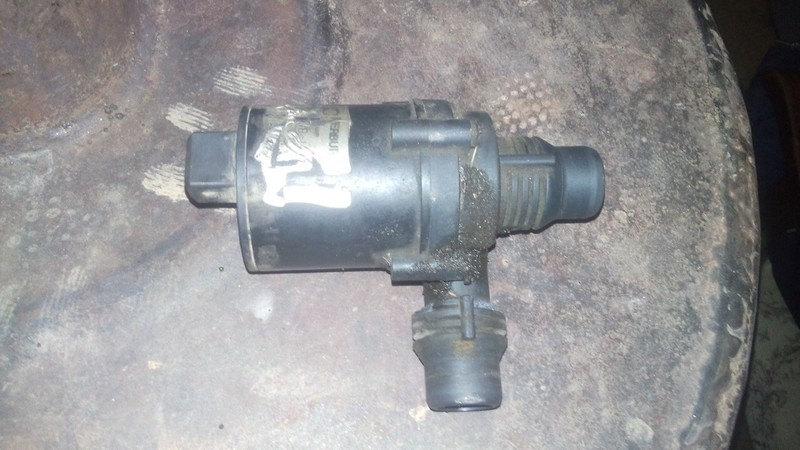 Патрубок. Насос спомогательный для системы охлажден. BMW 5 Series E39 1999 р.  2.8 л бензин Вінниця