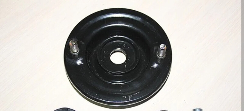 Чашка задней стойки Mitsubishi Galant 7 1994 р.  2.0 л бензин Одеса