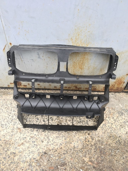 Воздуховод радиаторов (телевизор) BMW X5 E70  2011 универсал 3.0 Дизель Одесса