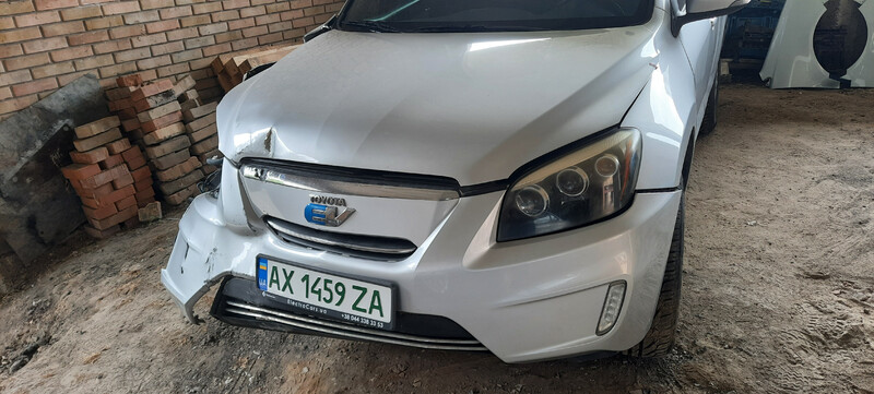 Бампер передний Toyota RAV4  2012 универсал 2.0 Электро Ровно