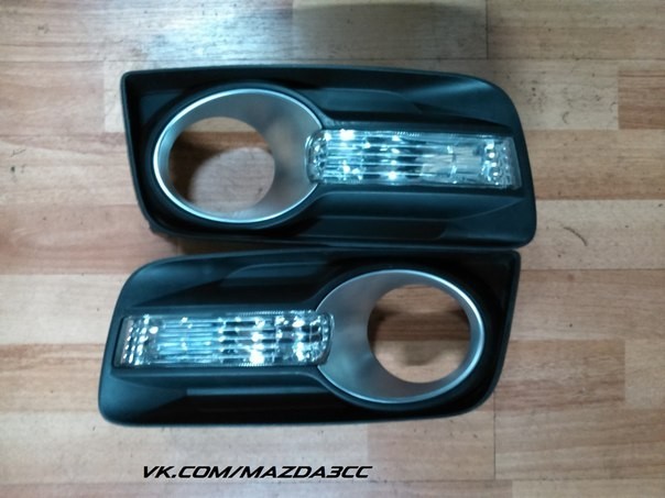 Рамка противотуманки Mazda CX-7 2007 г.  2.3 л бензин Луцк