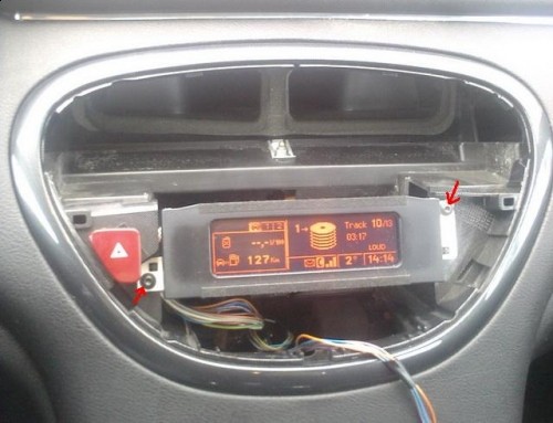 Дисплей бортового компьютера Peugeot 607  2002 2.2 Бензин 