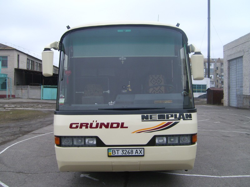Стекло лобовое Neoplan N 208  1994 6.0 Дизель Геническ