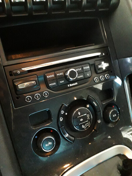Автомагнитола Peugeot 3008  2013 универсал 1.6 Дизель Киев