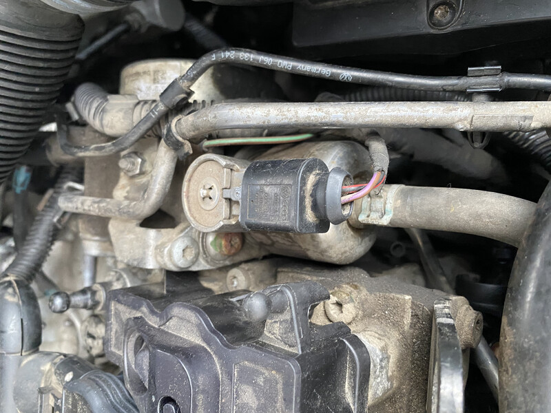 Насос давления топлева Volkswagen Passat CC  2011 2.0 Бензин Киев