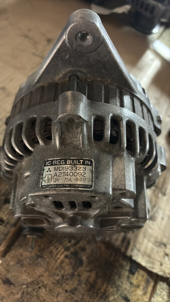 Генератор Nissan Almera N15  1996 1.4 Бензин 