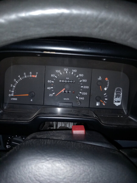 Панель приладів і переднє праве крило Ford Scorpio  1990 2.0 Бензин 