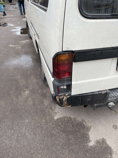 Задний левый стоп Mazda E 2200  1994 2.2 Дизель Каменское