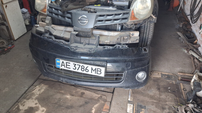 Бампер передний Nissan Note E11 хэтчбек 2008 г.  1.6 л бензин Павлоград
