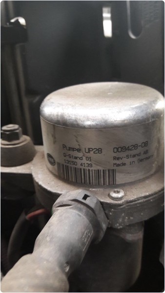 Вакуумний насос Volvo XC90  2008 4.4 Бензин 