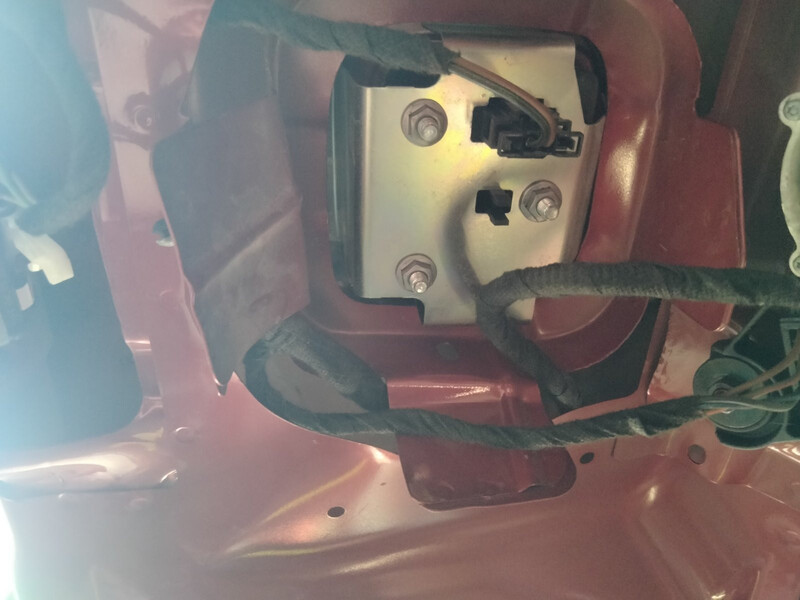 Замок багажника Seat Ibiza 4  2012 хэтчбек 1.4 Бензин Запорожье