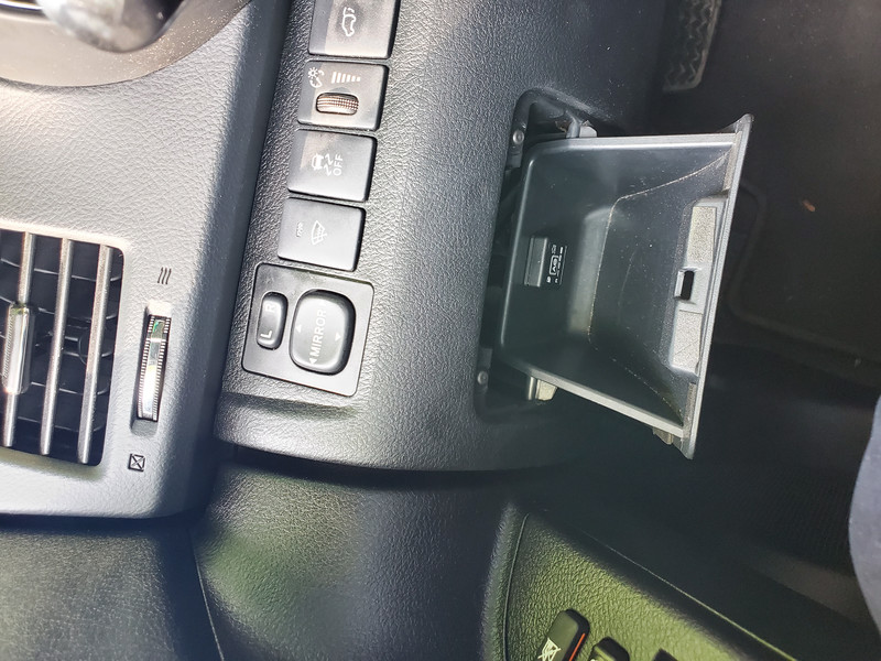 Ящик (полка) для ключа Toyota Highlander  2012 3.5 Бензин Киев