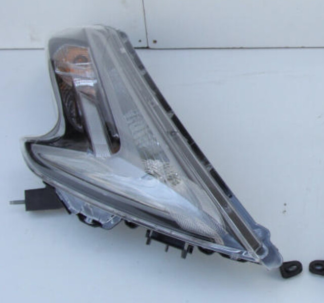 Дхо поворотник Nissan Juke хэтчбек 2018 г.  1.6 л бензин Ровно