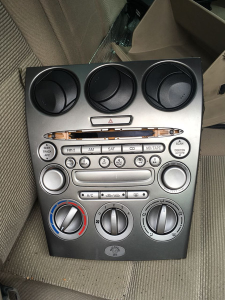 Панель под магнитолу Mazda 6 Америка 2005 2.0 Бензин Киев