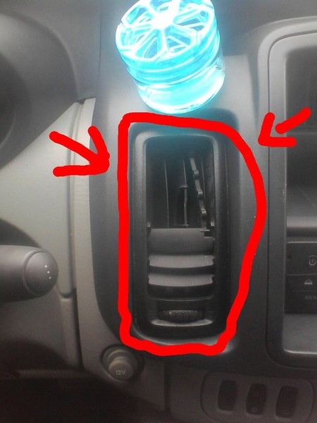 Диффузор печки Opel Vivaro  2011 2.0 Дизель 