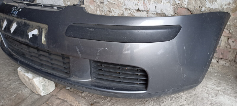 Левая решетка бампера Volkswagen Golf 5  2004 хэтчбек 1.4 Бензин Киев