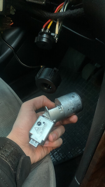 Замок зажигания Peugeot 307  2005 хэтчбек 2.0 Бензин Киев