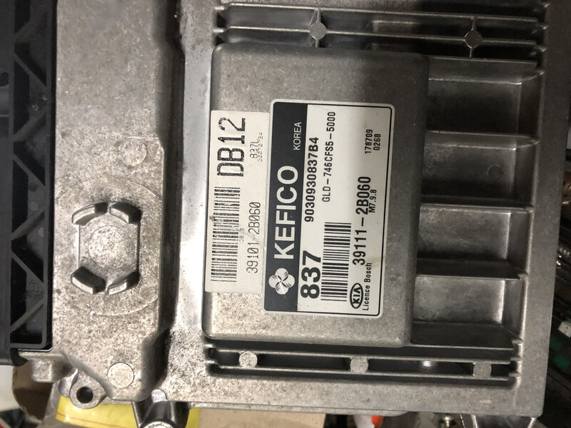 Електронний блок керування двигуном 39111-2В060   Kia Cerato