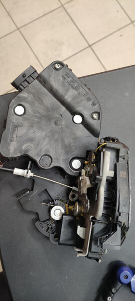 Замок передней правой двери Land Rover Range Rover 2014 г.  3.0 л бензин Одесса