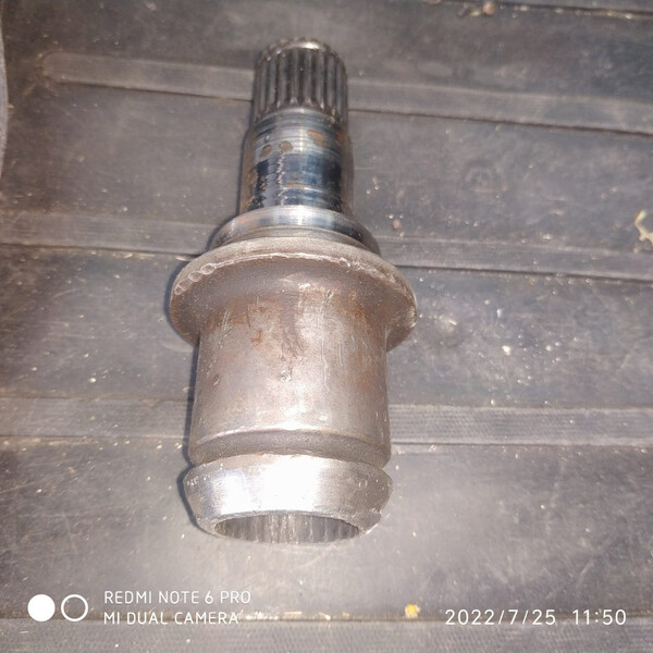 Привід передній правий Ford Courier  1996 1.8 Дизель 