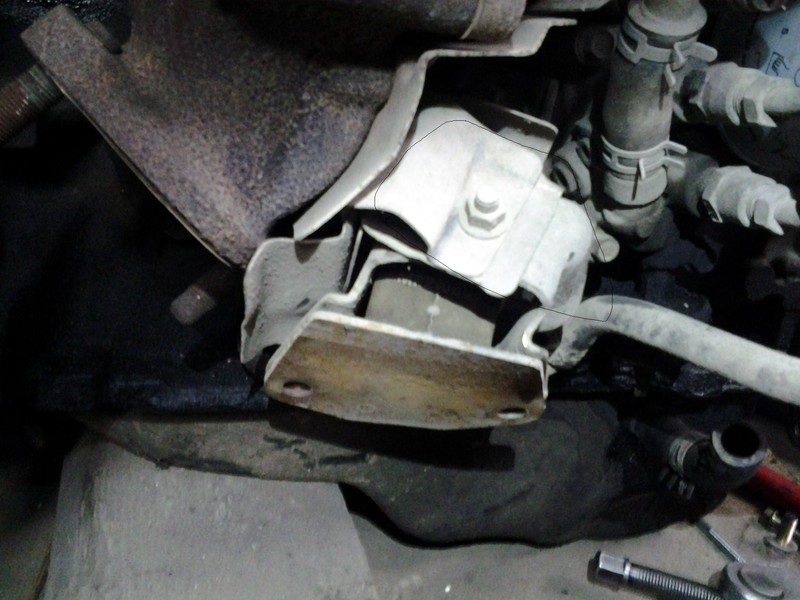 Подушка двигуна Mitsubishi Pajero Sport  2006 2.5 Дизель Тернопіль