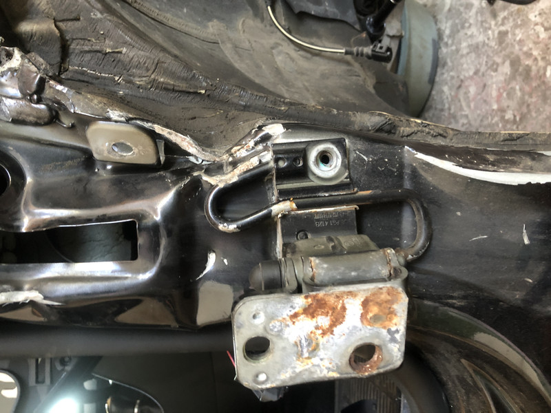 Нижняя петля правой передней двери Volkswagen Passat CC  2013 2.0 Бензин Херсон