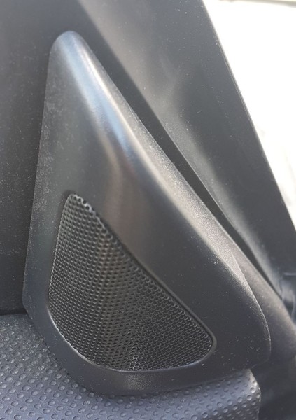 Уголки передних дверей с маленькими динамиками Subaru Forester SG  2007 2.0 Бензин Киев