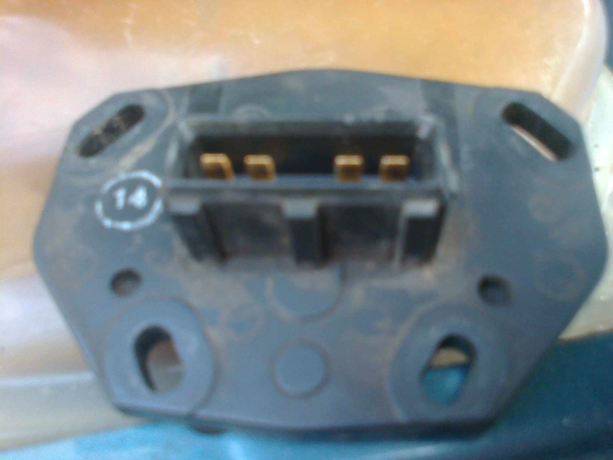 Датчик дроссельной заслонки Audi 100 C4  1991 2.0 Бензин Сумы