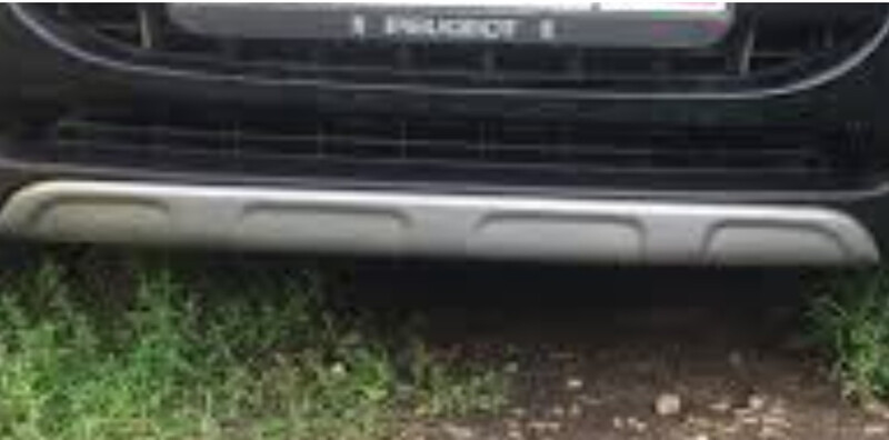 Губа переднього бампера металічна Peugeot 5008  2014 1.6 Дизель Киев