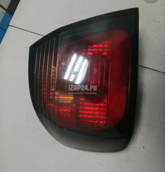 Фонарь задний наружный левый 26555-9F627   Nissan Primera