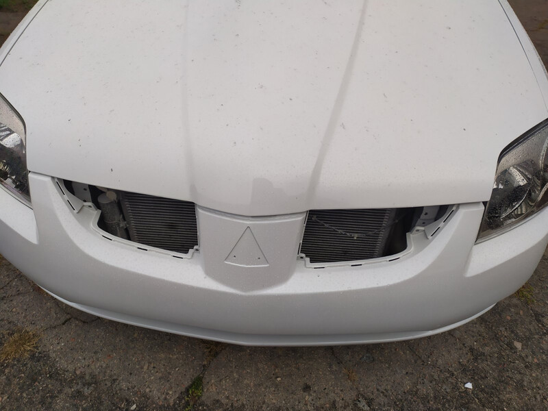 Решетка радиатора Mitsubishi Galant 8  2003 2.4 Бензин 
