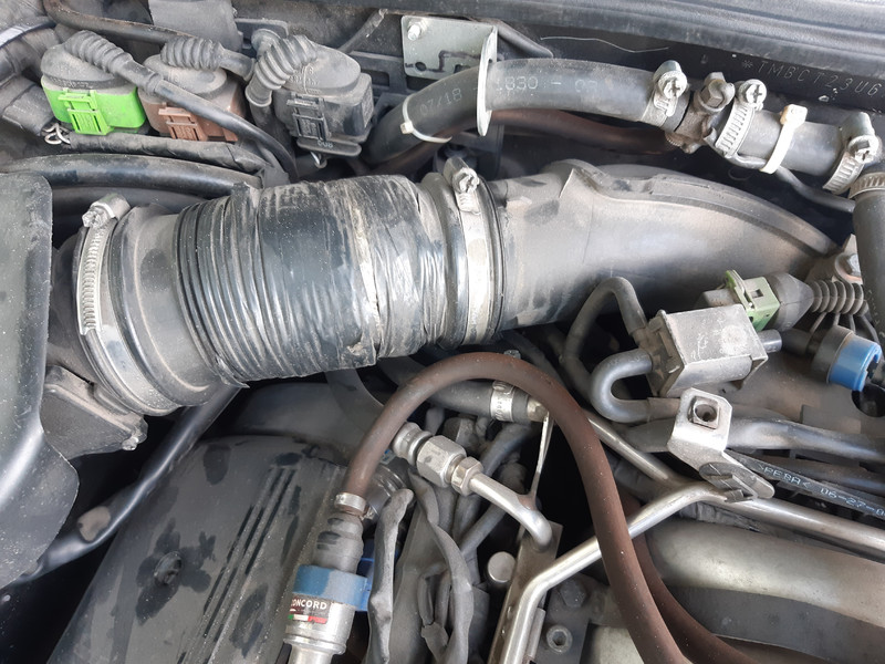 Патрубок воздуховода Skoda Superb  2007 2.8 Бензин Запорожье