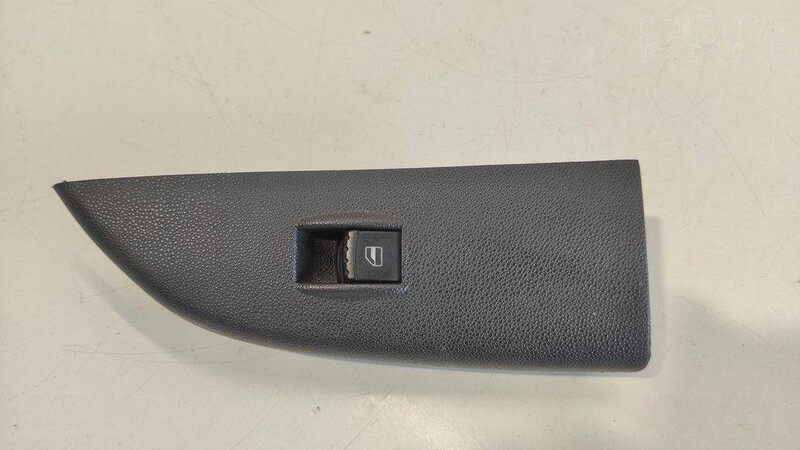 Кнопки склопідйомника Skoda Fabia  2007 універсал 1.2 Бензин Херсон