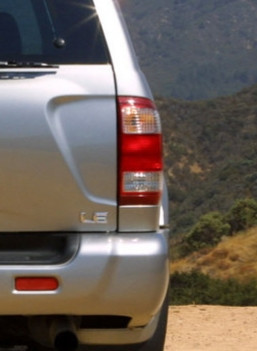 Ліхтар задній Nissan Pathfinder R50  2001 3.3 Бензин 