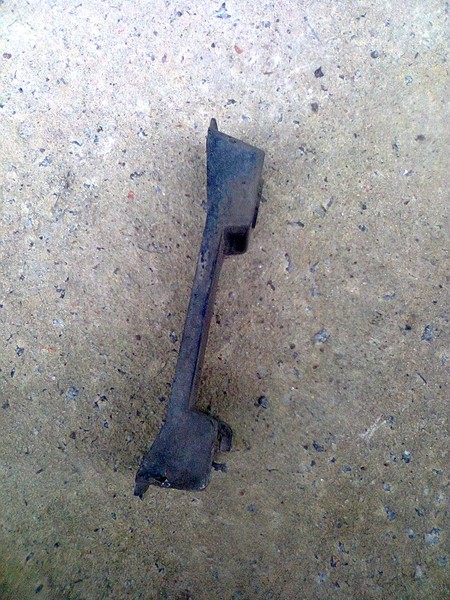 Направляющая переднего бампера левая Volvo 440  1989 хэтчбек 1.7 Бензин Обухов