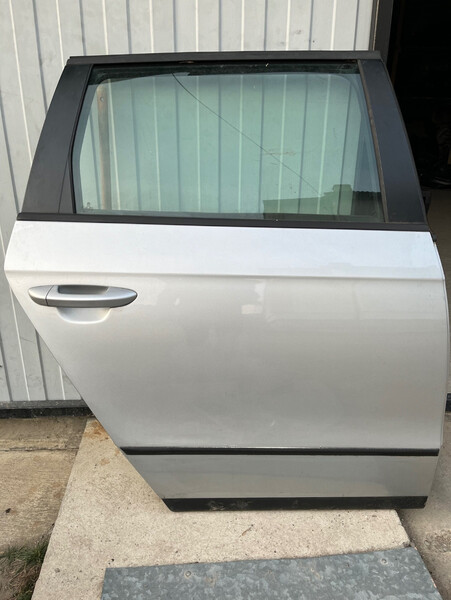 Задня права дверка la7w Volkswagen Passat B6  2008 универсал 2.0 Дизель Луцк